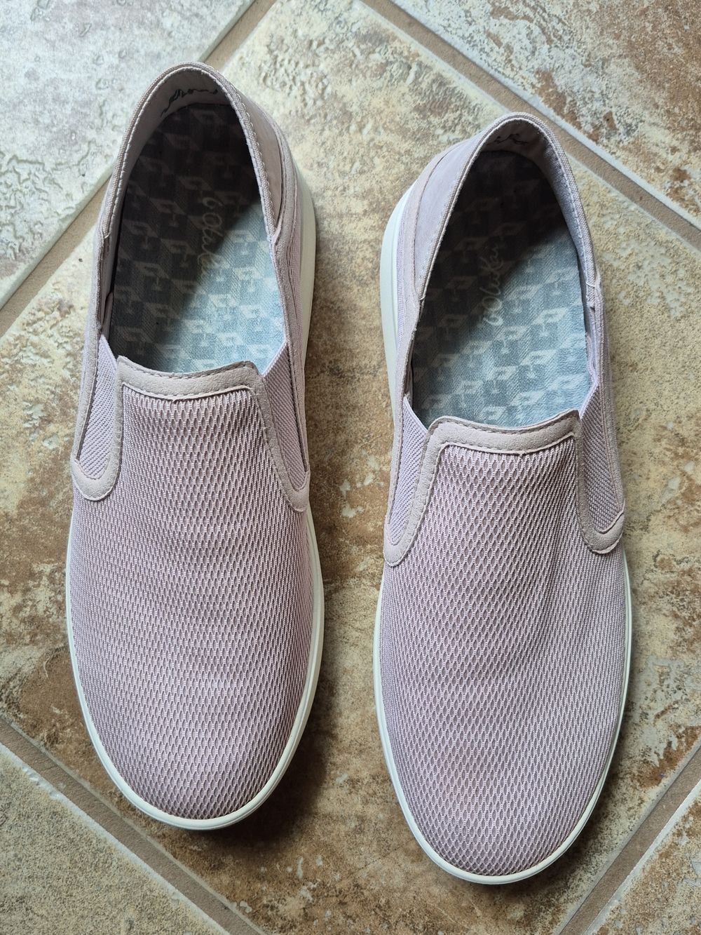 OluKai Women's Slip-On Sneakers in Blush Pink and Cream Size 9.5